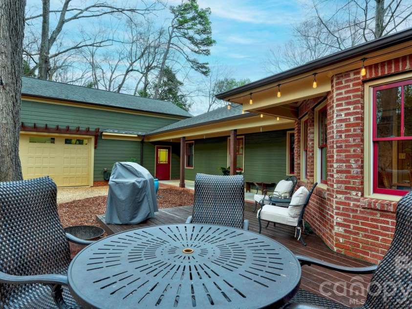 2905 Clover Road, Charlotte, NC 28211.  MLS# CAR4352003, YatesRealty ID 3093. 