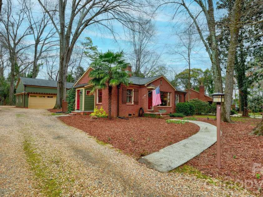 2905 Clover Road, Charlotte, NC 28211.  MLS# CAR4352003, YatesRealty ID 3093. 