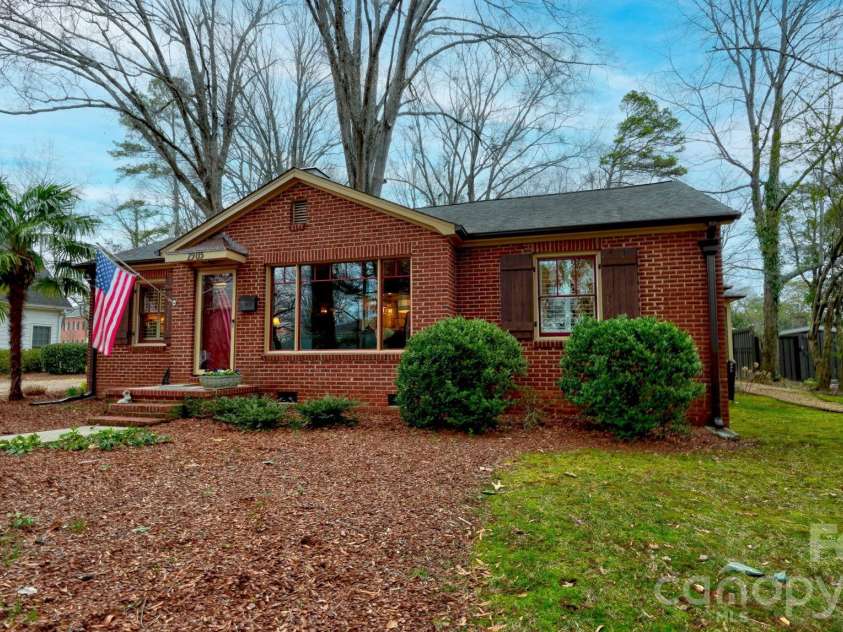 2905 Clover Road, Charlotte, NC 28211.  MLS# CAR4352003, YatesRealty ID 3093. 