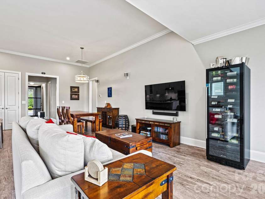 8718 Festival Way, Charlotte, NC 28215.  MLS# CAR4340039, YatesRealty ID 3093. 