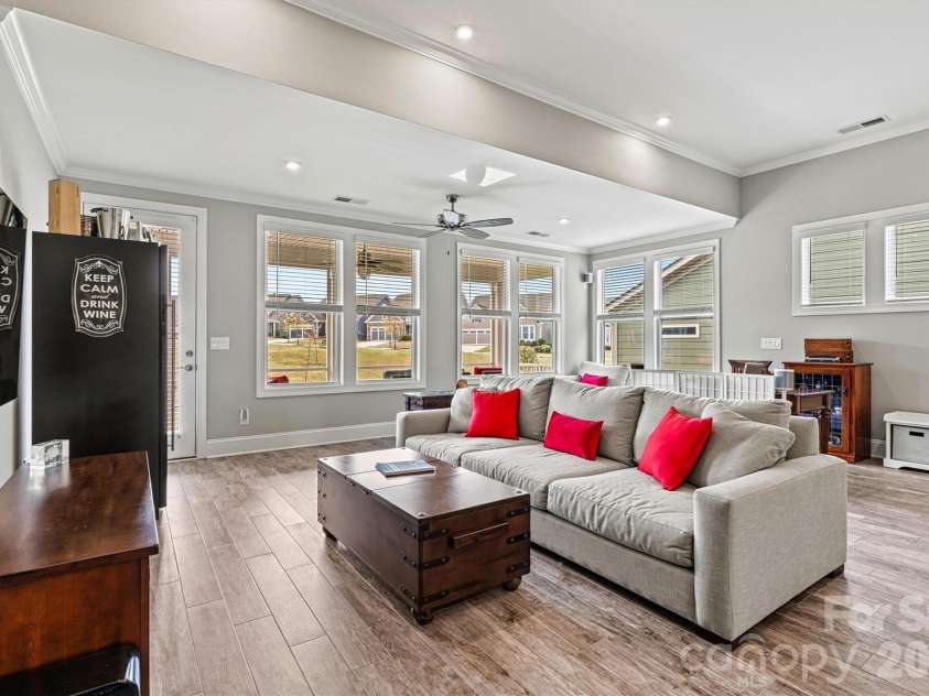 8718 Festival Way, Charlotte, NC 28215.  MLS# CAR4340039, YatesRealty ID 3093. 