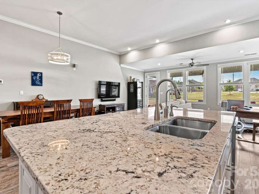 8718 Festival Way, Charlotte, NC 28215.  MLS# CAR4340039, YatesRealty ID 3093. 