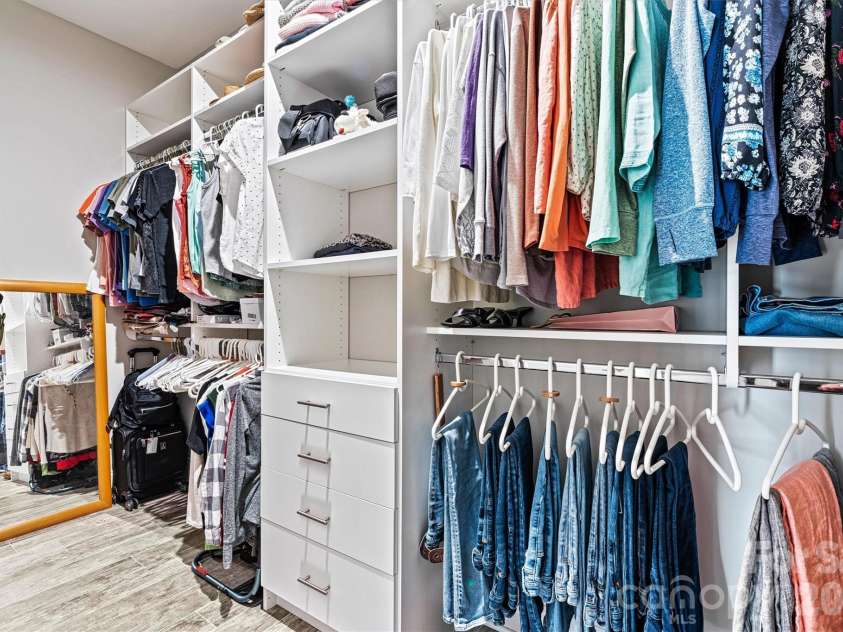 8718 Festival Way, Charlotte, NC 28215.  MLS# CAR4340039, YatesRealty ID 3093. 