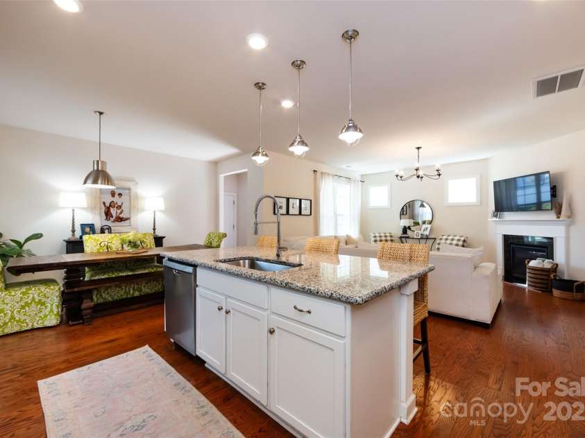 11610 Westbranch Parkway, Davidson, NC 28036.  MLS# CAR4281574, YatesRealty ID 30930. Large stainless steel sink in the island