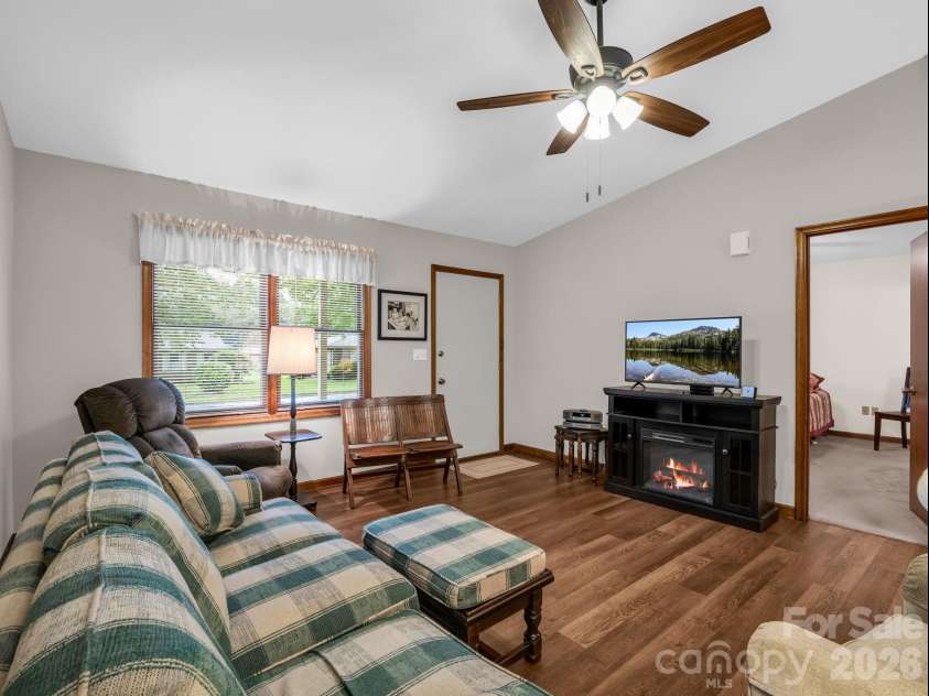 182 Resada Drive, Brevard, NC 28712.  MLS# CAR4390799, YatesRealty ID 30930. 