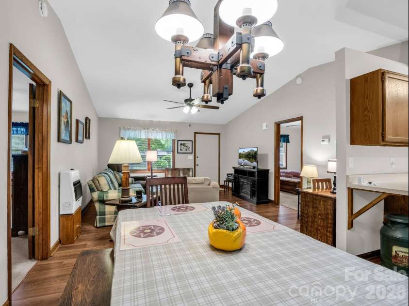 182 Resada Drive, Brevard, NC 28712.  MLS# CAR4390799, YatesRealty ID 30930. 