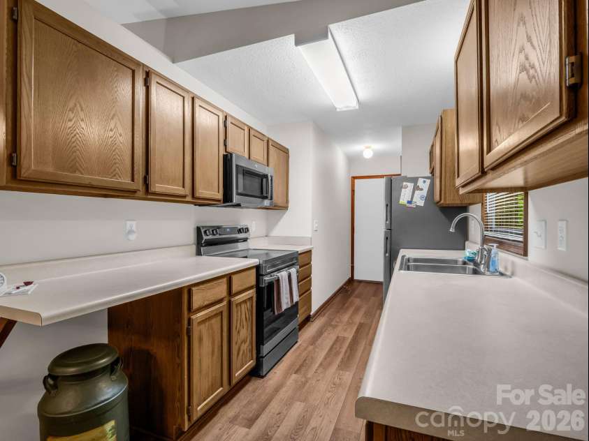 182 Resada Drive, Brevard, NC 28712.  MLS# CAR4390799, YatesRealty ID 30930. 