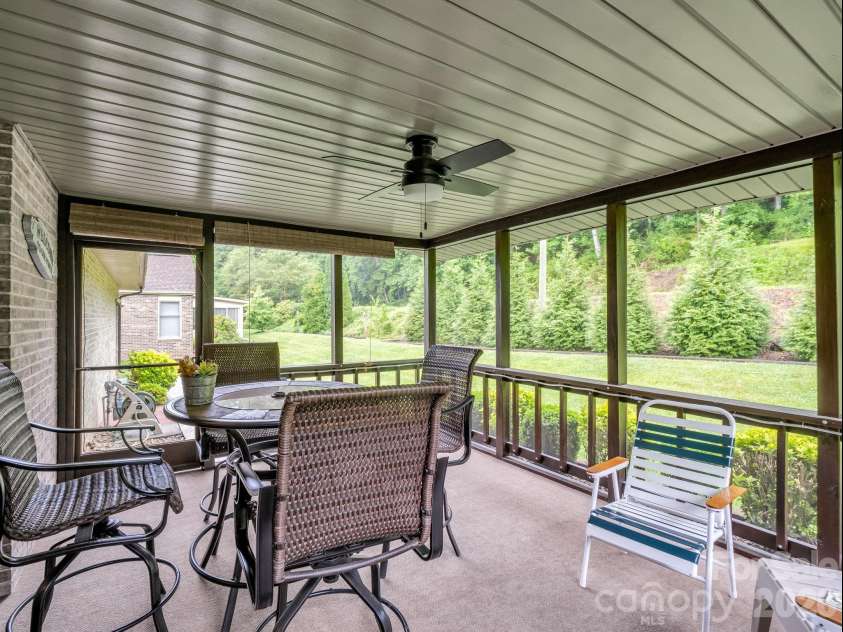 182 Resada Drive, Brevard, NC 28712.  MLS# CAR4390799, YatesRealty ID 30930. 
