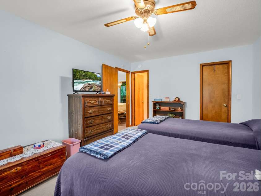 182 Resada Drive, Brevard, NC 28712.  MLS# CAR4390799, YatesRealty ID 30930. 