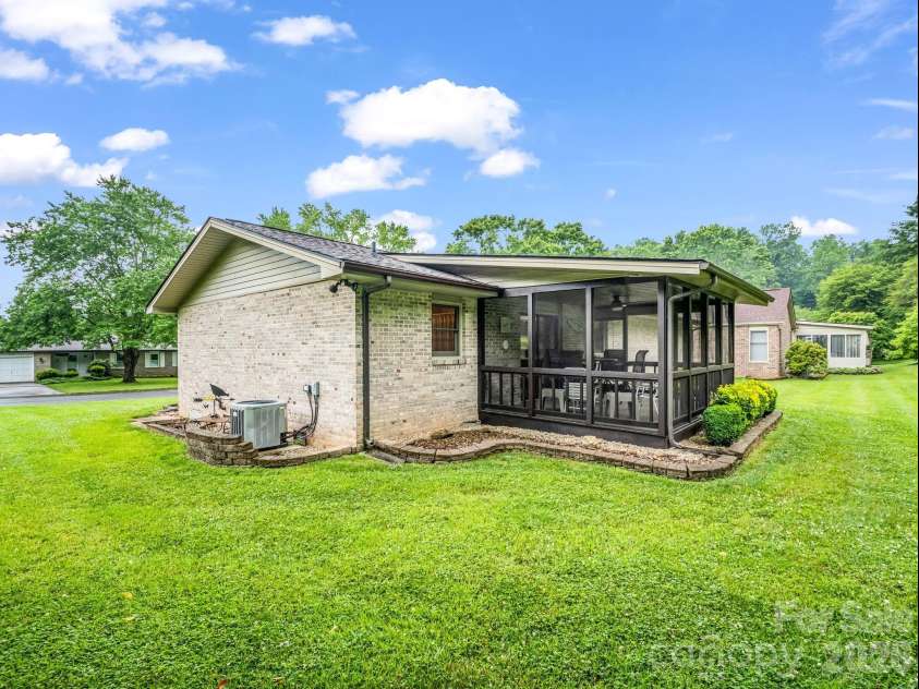 182 Resada Drive, Brevard, NC 28712.  MLS# CAR4390799, YatesRealty ID 30930. 