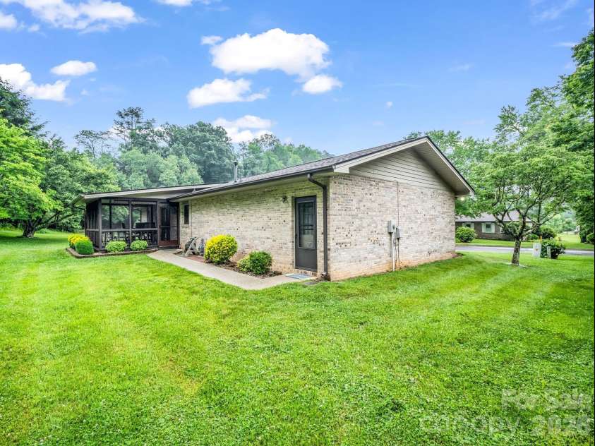182 Resada Drive, Brevard, NC 28712.  MLS# CAR4390799, YatesRealty ID 30930. 