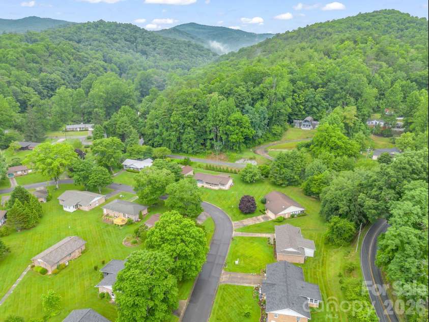 182 Resada Drive, Brevard, NC 28712.  MLS# CAR4390799, YatesRealty ID 30930. 