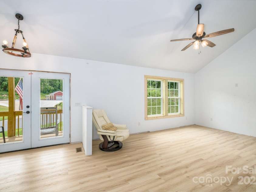 1036 Williamsburg Drive, Lenoir, NC 28645.  MLS# CAR4274477, YatesRealty ID 30931. 