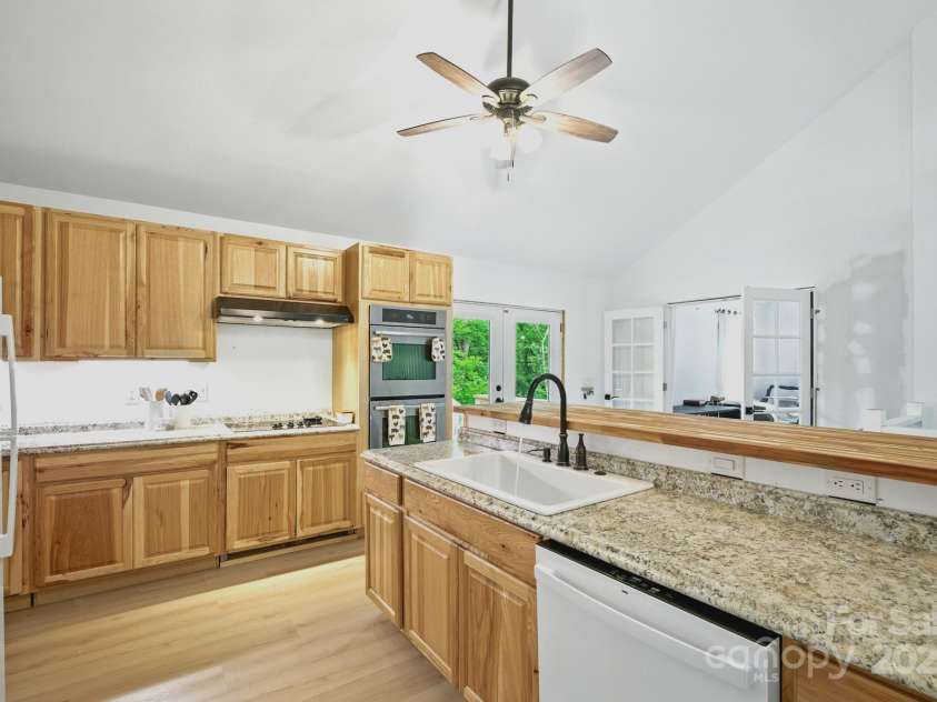 1036 Williamsburg Drive, Lenoir, NC 28645.  MLS# CAR4274477, YatesRealty ID 30931. 