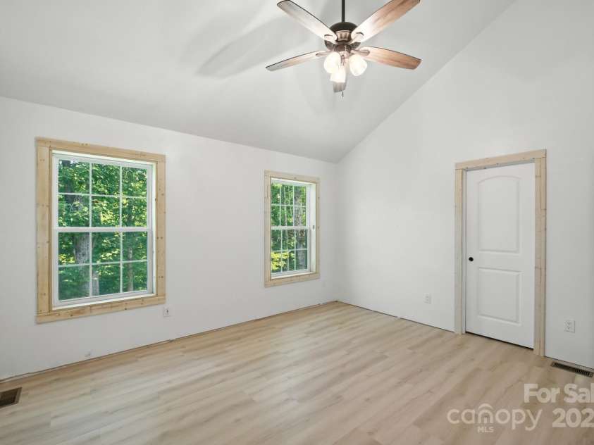 1036 Williamsburg Drive, Lenoir, NC 28645.  MLS# CAR4274477, YatesRealty ID 30931. 