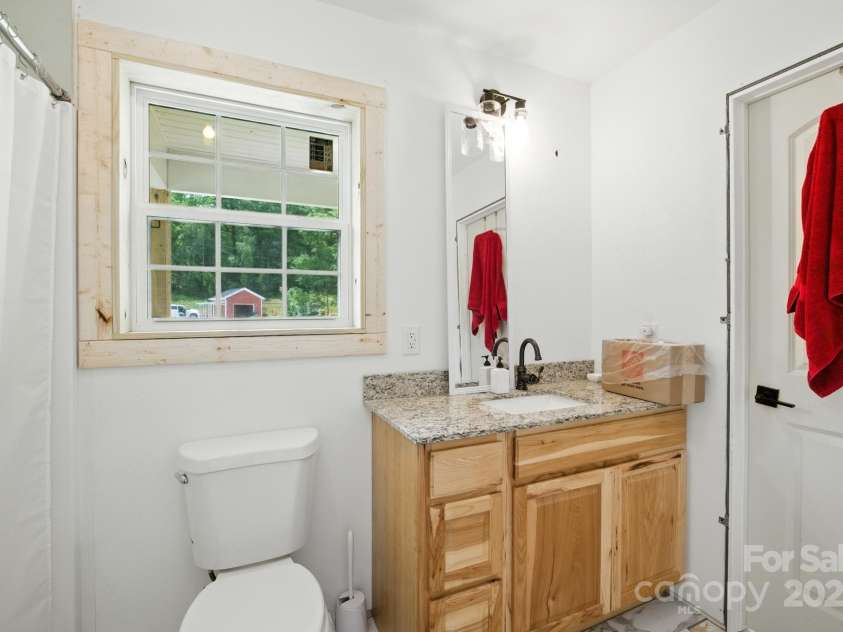 1036 Williamsburg Drive, Lenoir, NC 28645.  MLS# CAR4274477, YatesRealty ID 30931. 