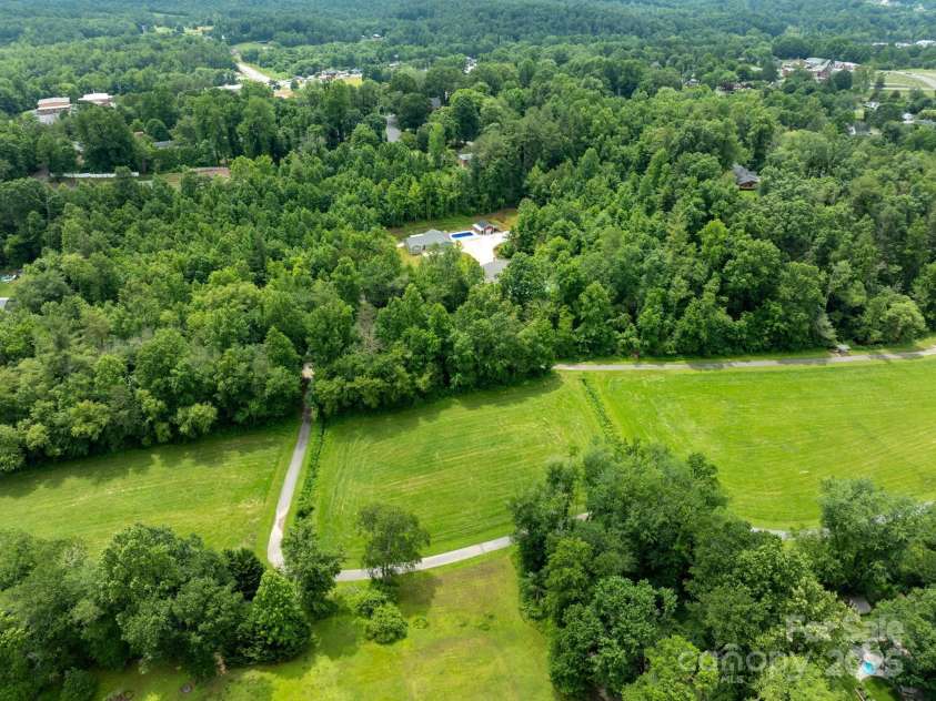 1036 Williamsburg Drive, Lenoir, NC 28645.  MLS# CAR4274477, YatesRealty ID 30931. 