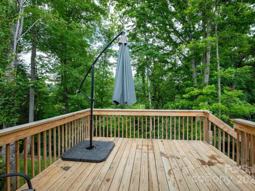 1036 Williamsburg Drive, Lenoir, NC 28645.  MLS# CAR4274477, YatesRealty ID 30931. 