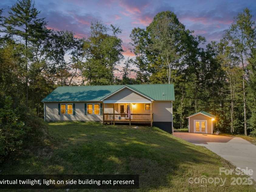 1036 Williamsburg Drive, Lenoir, NC 28645.  MLS# CAR4314189, YatesRealty ID 30931. 