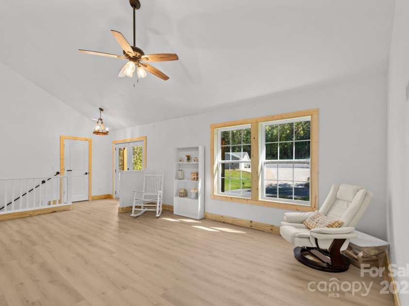 1036 Williamsburg Drive, Lenoir, NC 28645.  MLS# CAR4314189, YatesRealty ID 30931. 