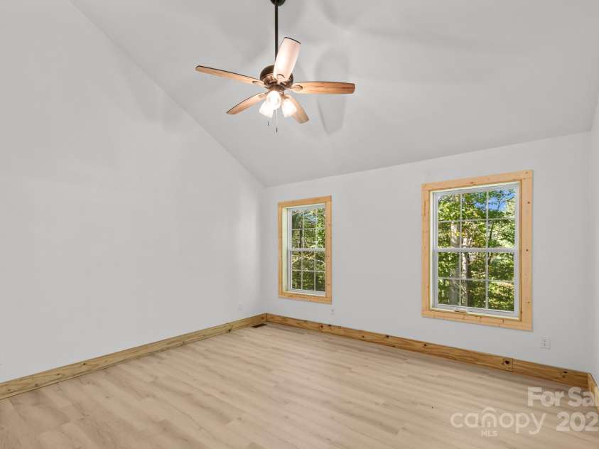 1036 Williamsburg Drive, Lenoir, NC 28645.  MLS# CAR4314189, YatesRealty ID 30931. 