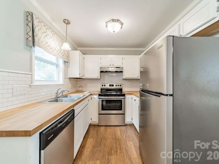 4015 Brookforest Lane, Indian Trail, NC 28079.  MLS# CAR4391258, YatesRealty ID 30931. 
