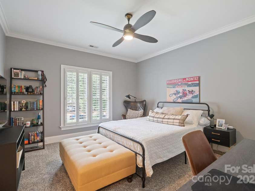 176 Old Post Road, Mooresville, NC 28117.  MLS# CAR4284694, YatesRealty ID 30932. 2nd upstairs bedroom with ensuite bathroom, walk-in closet, and fresh paint.