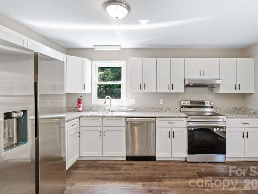 5516 Ilford Street, Charlotte, NC 28215.  MLS# CAR4393005, YatesRealty ID 30934. 