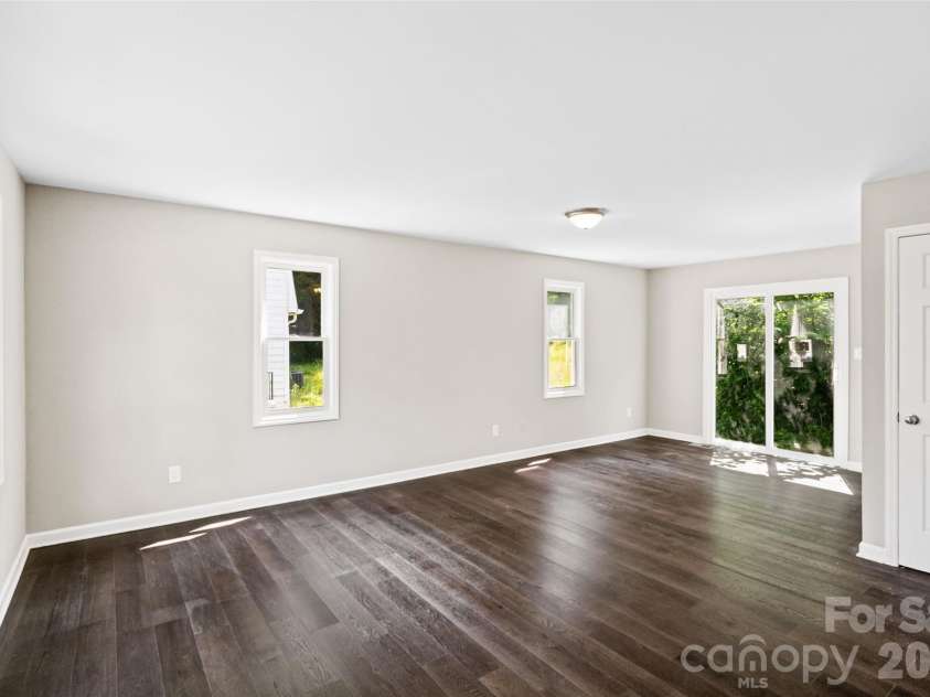 5516 Ilford Street, Charlotte, NC 28215.  MLS# CAR4393005, YatesRealty ID 30934. 