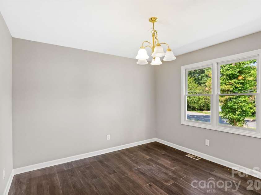5516 Ilford Street, Charlotte, NC 28215.  MLS# CAR4393005, YatesRealty ID 30934. 