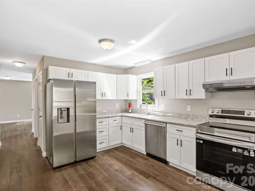 5516 Ilford Street, Charlotte, NC 28215.  MLS# CAR4393005, YatesRealty ID 30934. 