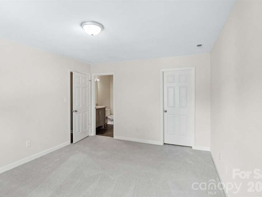 5516 Ilford Street, Charlotte, NC 28215.  MLS# CAR4393005, YatesRealty ID 30934. 