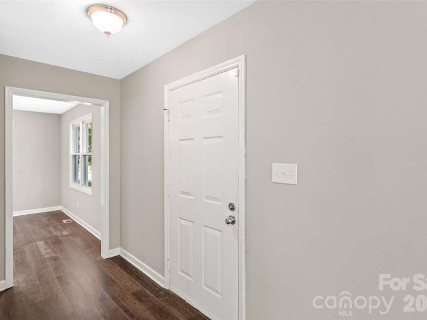 5516 Ilford Street, Charlotte, NC 28215.  MLS# CAR4393005, YatesRealty ID 30934. 