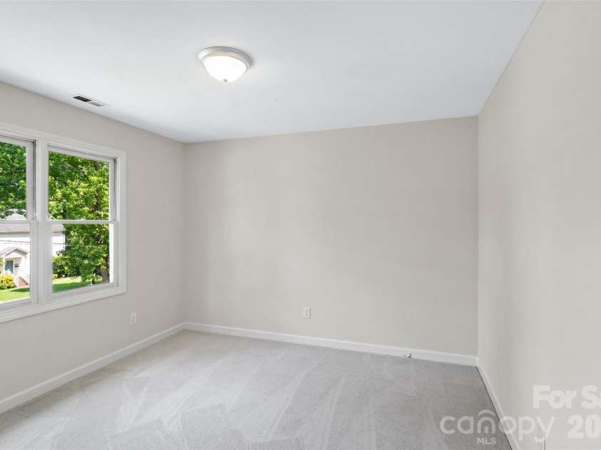 5516 Ilford Street, Charlotte, NC 28215.  MLS# CAR4393005, YatesRealty ID 30934. 