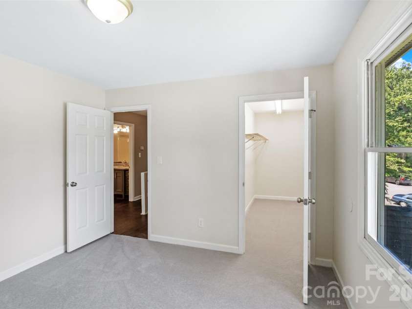 5516 Ilford Street, Charlotte, NC 28215.  MLS# CAR4393005, YatesRealty ID 30934. 