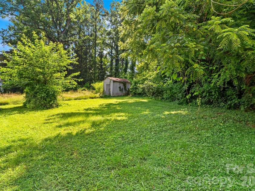 5516 Ilford Street, Charlotte, NC 28215.  MLS# CAR4393005, YatesRealty ID 30934. 