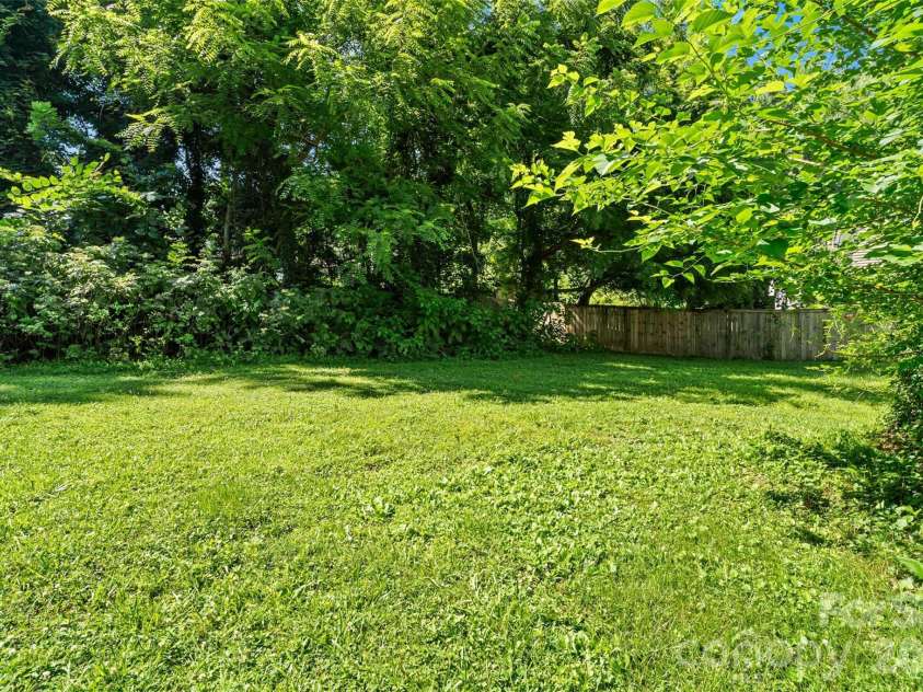 5516 Ilford Street, Charlotte, NC 28215.  MLS# CAR4393005, YatesRealty ID 30934. 