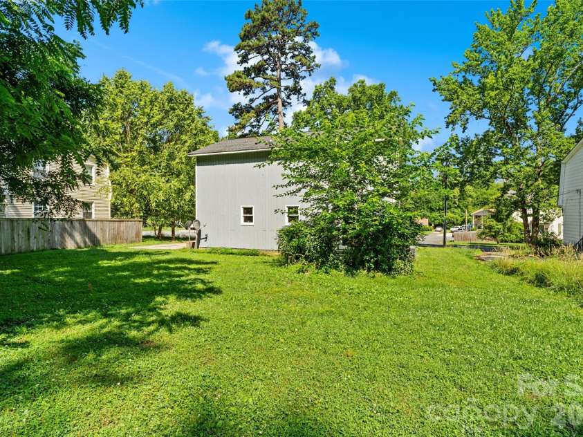 5516 Ilford Street, Charlotte, NC 28215.  MLS# CAR4393005, YatesRealty ID 30934. 
