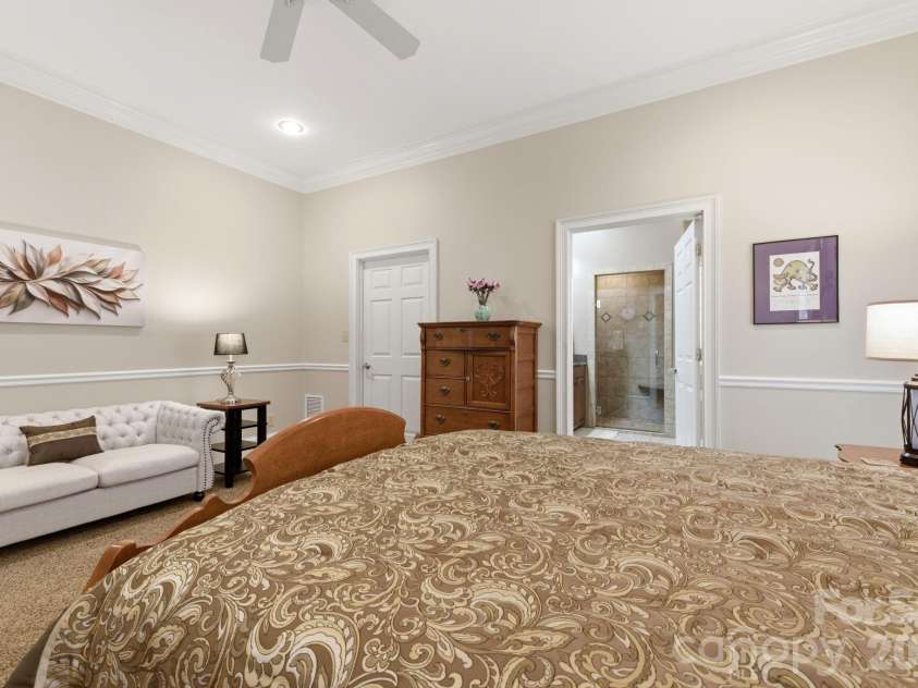 1705 29th Avenue Place, Hickory, NC 28601.  MLS# CAR4387555, YatesRealty ID 30935. Exquisite woodwork with deep crown molding and baseboards.