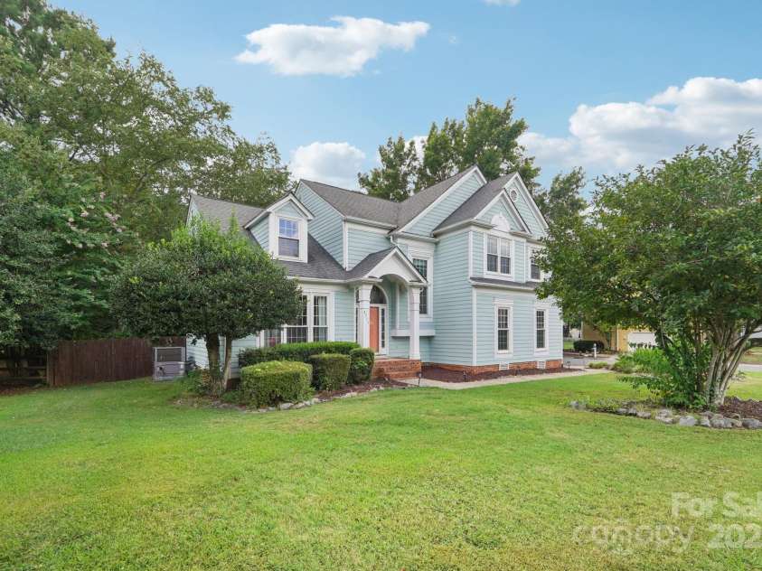 4711 Brownes Ferry Road, Charlotte, NC 28269.  MLS# CAR4288809, YatesRealty ID 30935. 