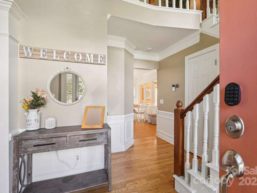 4711 Brownes Ferry Road, Charlotte, NC 28269.  MLS# CAR4288809, YatesRealty ID 30935. 