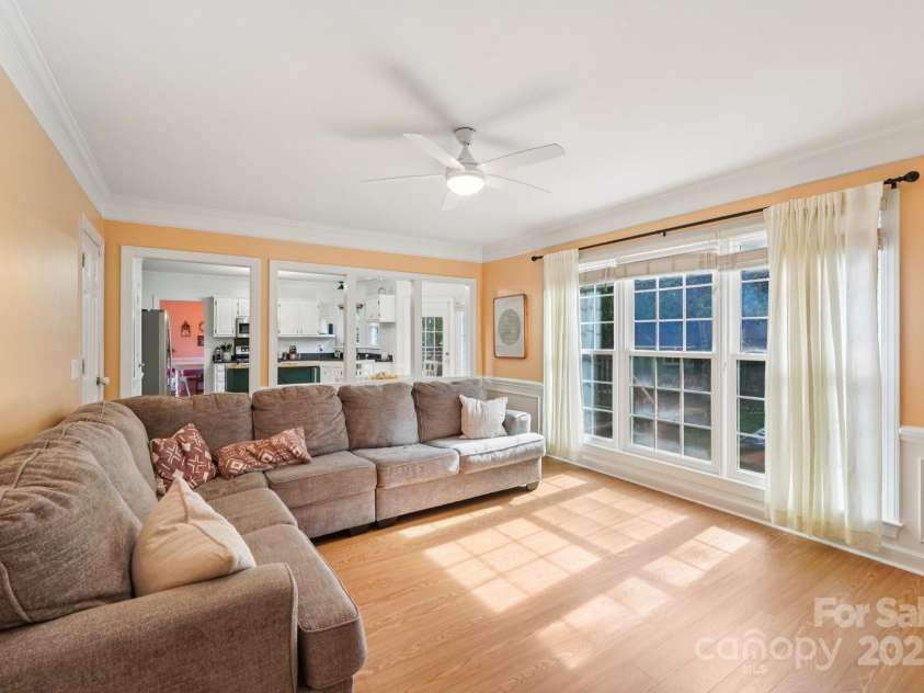 4711 Brownes Ferry Road, Charlotte, NC 28269.  MLS# CAR4288809, YatesRealty ID 30935. 