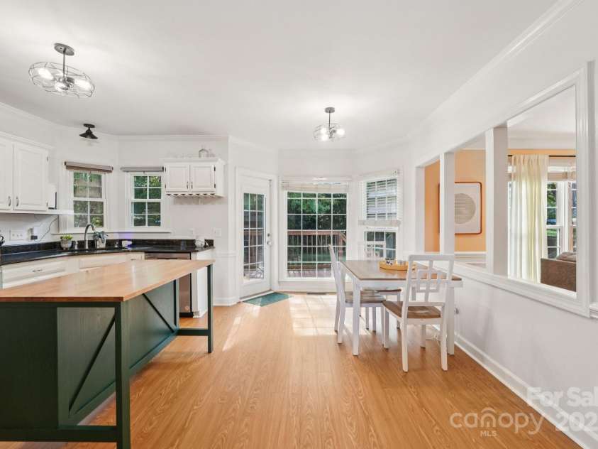 4711 Brownes Ferry Road, Charlotte, NC 28269.  MLS# CAR4288809, YatesRealty ID 30935. 