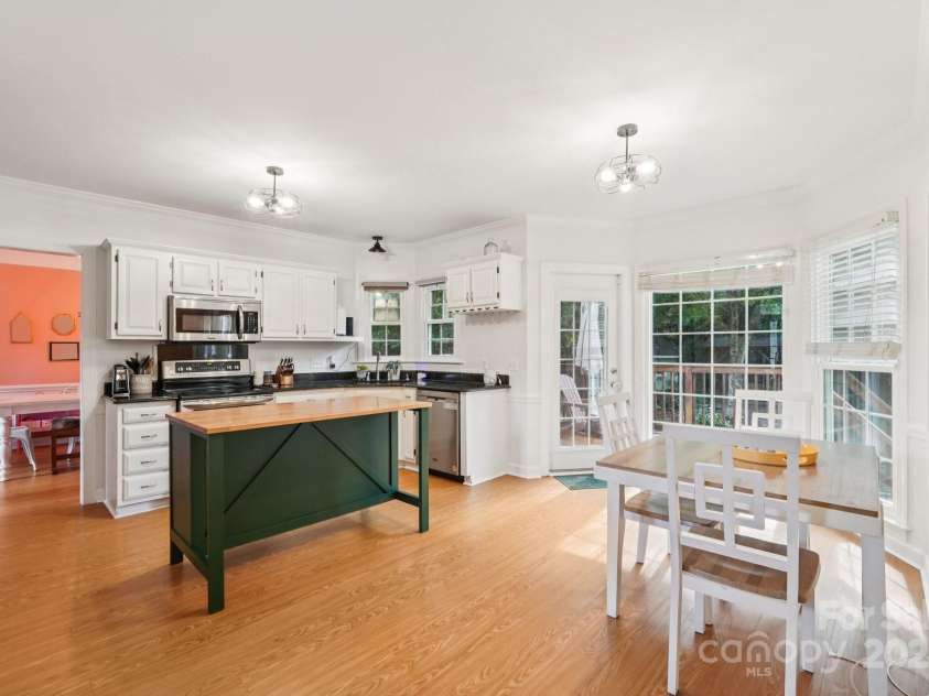 4711 Brownes Ferry Road, Charlotte, NC 28269.  MLS# CAR4288809, YatesRealty ID 30935. 