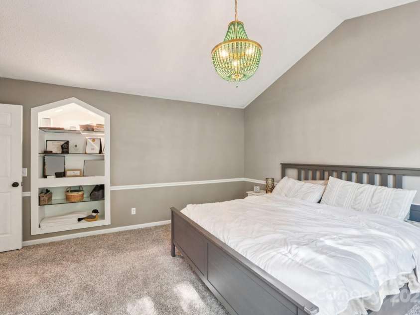 4711 Brownes Ferry Road, Charlotte, NC 28269.  MLS# CAR4288809, YatesRealty ID 30935. 