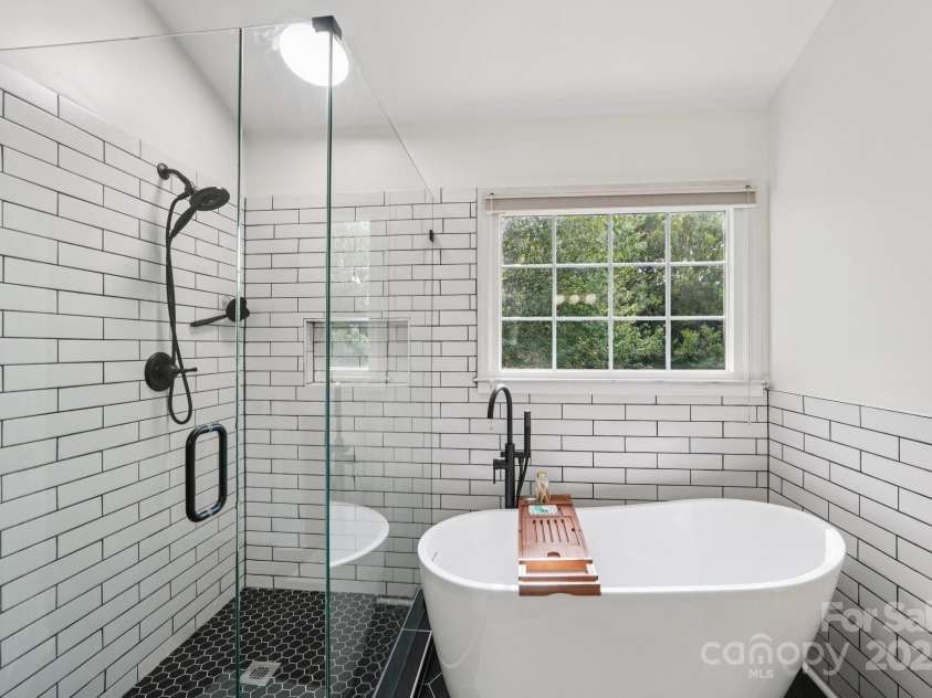 4711 Brownes Ferry Road, Charlotte, NC 28269.  MLS# CAR4288809, YatesRealty ID 30935. 
