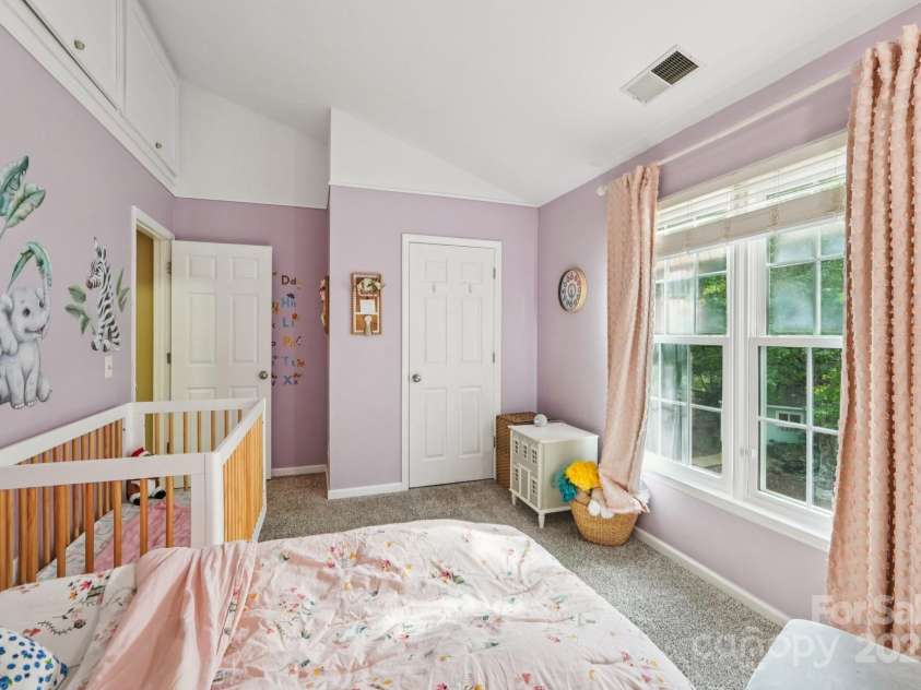 4711 Brownes Ferry Road, Charlotte, NC 28269.  MLS# CAR4288809, YatesRealty ID 30935. 