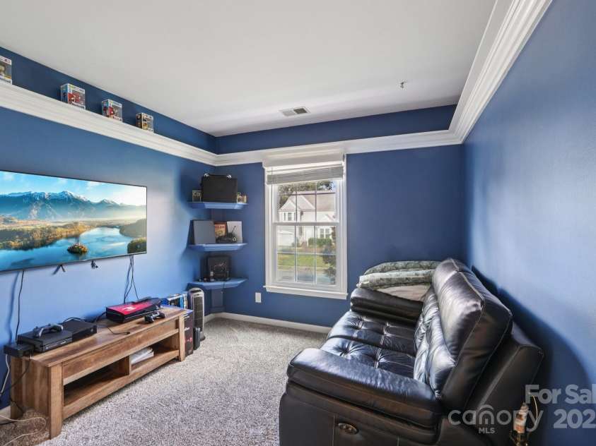 4711 Brownes Ferry Road, Charlotte, NC 28269.  MLS# CAR4288809, YatesRealty ID 30935. 