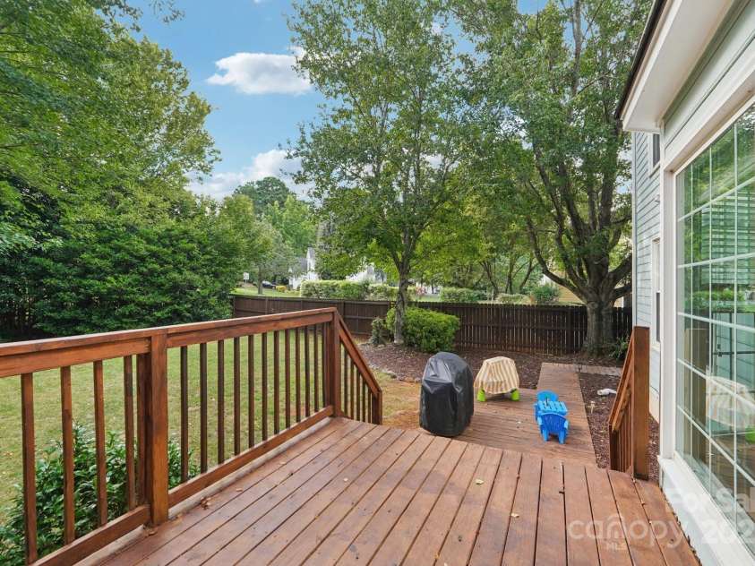 4711 Brownes Ferry Road, Charlotte, NC 28269.  MLS# CAR4288809, YatesRealty ID 30935. 