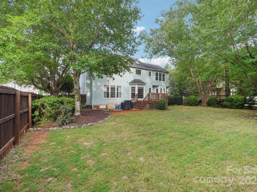 4711 Brownes Ferry Road, Charlotte, NC 28269.  MLS# CAR4288809, YatesRealty ID 30935. 